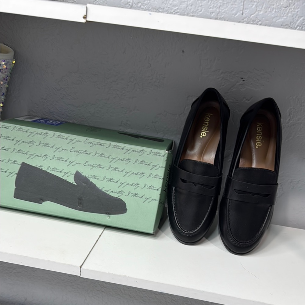 Kensie Classic Black Loafers